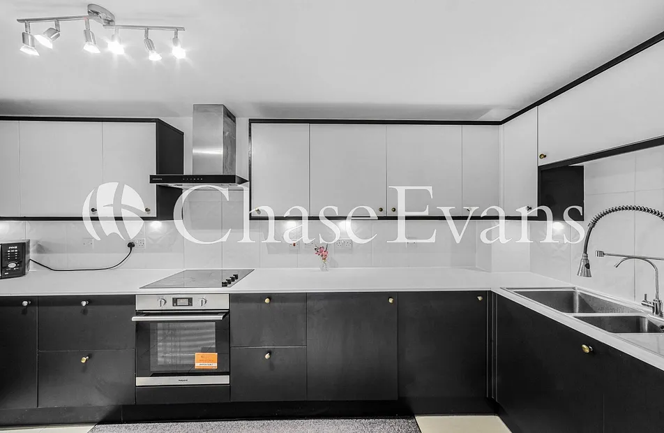 St Davids Square, Isle Of Dogs, London, E14 - Chase Evans