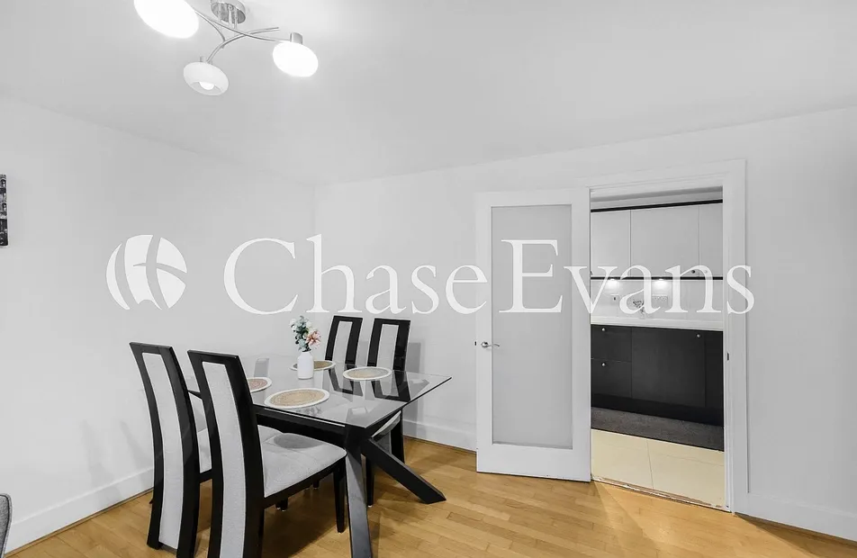 St Davids Square, Isle Of Dogs, London, E14 - Chase Evans