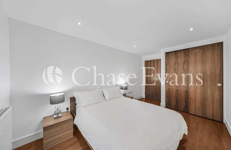 Crawford Building, Whitechapel High Street, Aldgate, London, E1 - Chase Evans