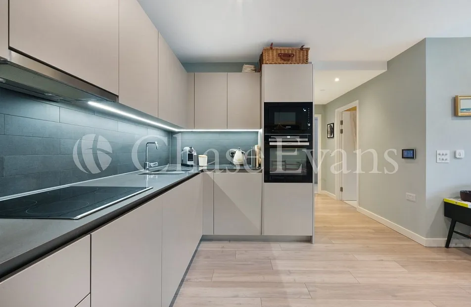 Chatteris Way, Elephant & Castle, London, SE17 - Chase Evans