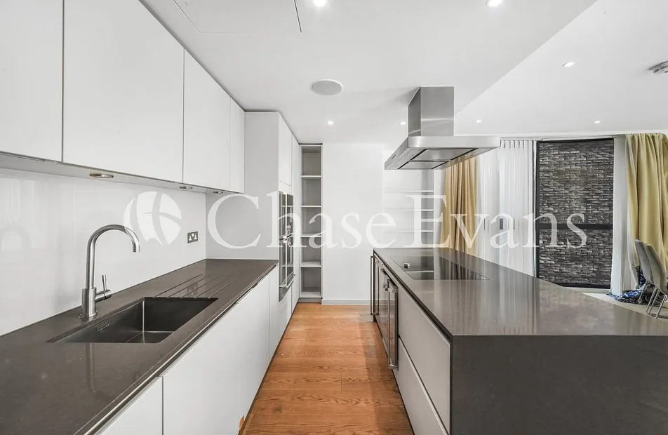 Wellington House, 70 Buckingham Gate, Westminster, London, SW1E - Chase Evans