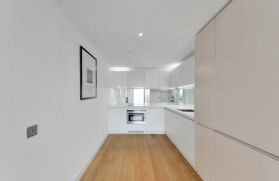 West Tower, Pan Peninsula, 1 Pan Peninsula Square, Canary Wharf, London, E14 - Chase Evans