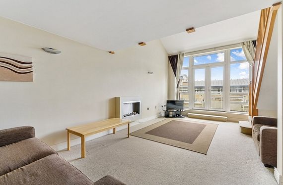 St. Davids Square, Isle Of Dogs, London, E14 - Chase Evans