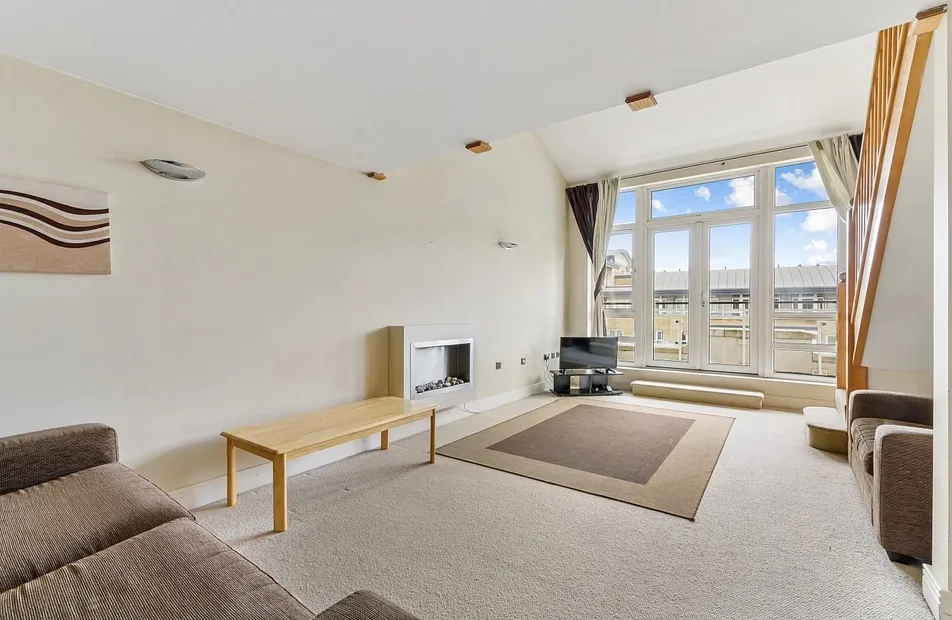 St. Davids Square, Isle Of Dogs, London, E14 - Chase Evans