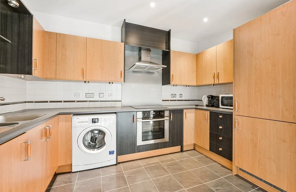 St. Davids Square, Isle Of Dogs, London, E14 - Chase Evans