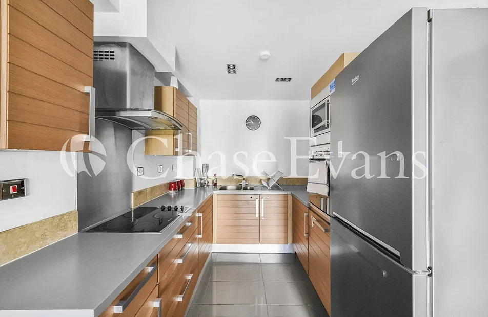 City Tower, Limeharbour, Isle Of Dogs, London, E14 - Chase Evans