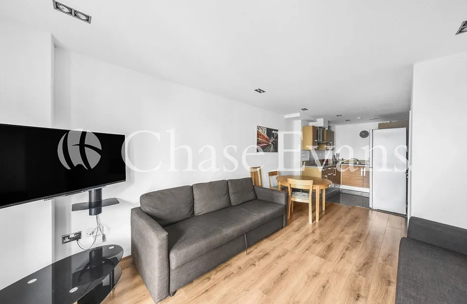 City Tower, Limeharbour, Isle Of Dogs, London, E14 - Chase Evans