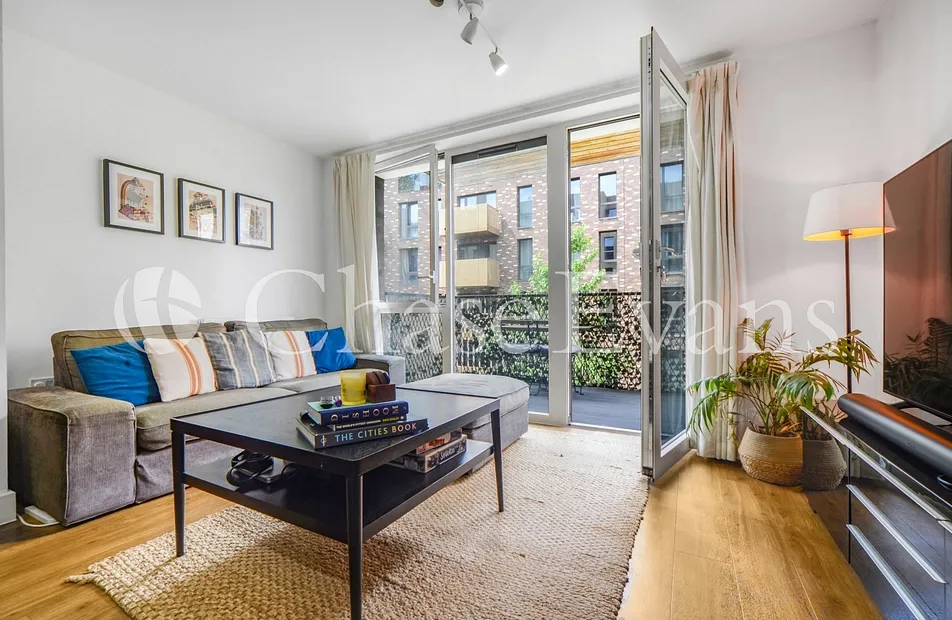 Oxley Square, St. Andrew's, Bromley-By-Bow, London, E3 - Chase Evans