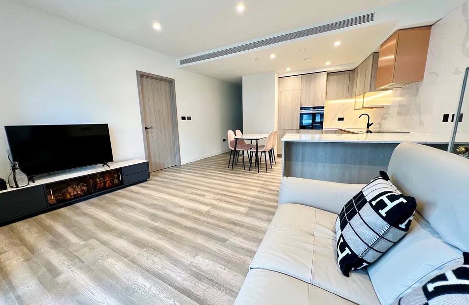 Aspen, Consort Place, Marsh Wall, Canary Wharf, London, E22 - Chase Evans