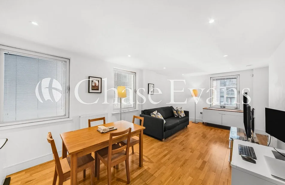 Indescon Square, Canary Wharf, London, E14 - Chase Evans