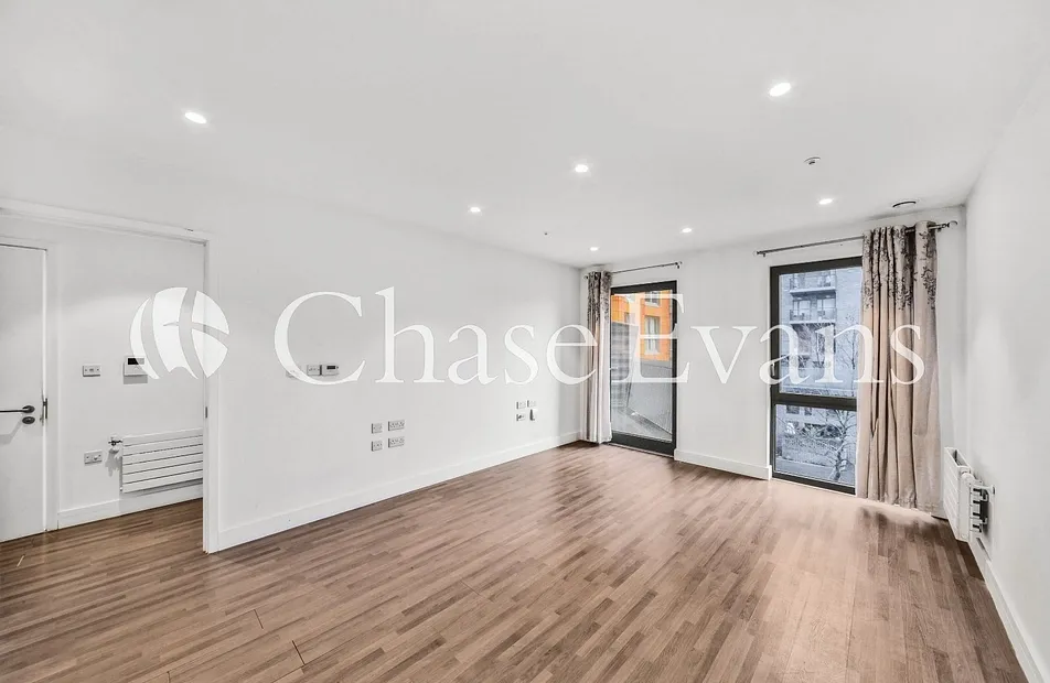 Rathbone Market, Barking Road, Canning Town, London, E16 - Chase Evans