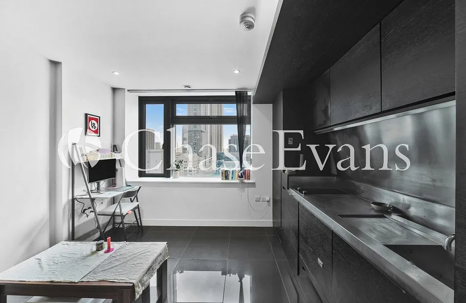 East Tower, 3 Pan Peninsula Square, Canary Wharf, London, E14 - Chase Evans