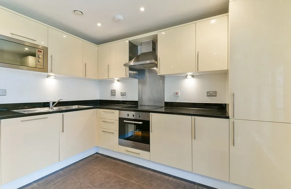 Indescon Square, Canary Wharf, London, E14 - Chase Evans