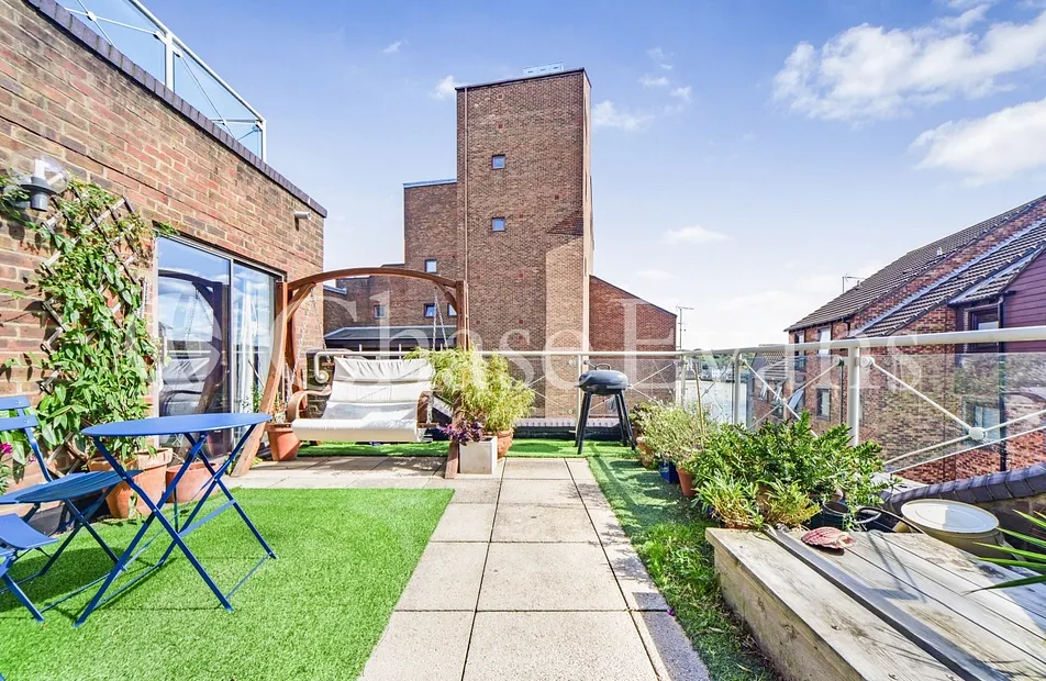 Cumberland Mills, Isle Of Dogs, London, E14 - Chase Evans