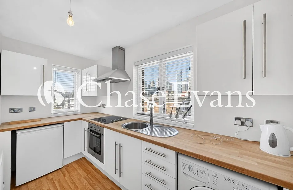 Amsterdam Road, Docklands, London, E14 - Chase Evans